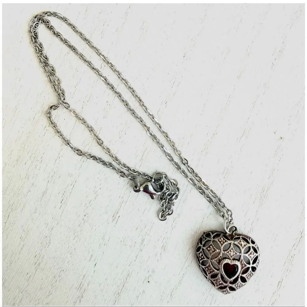 Avon Sterling Silver Openwork Heart Locket Pendant Necklace